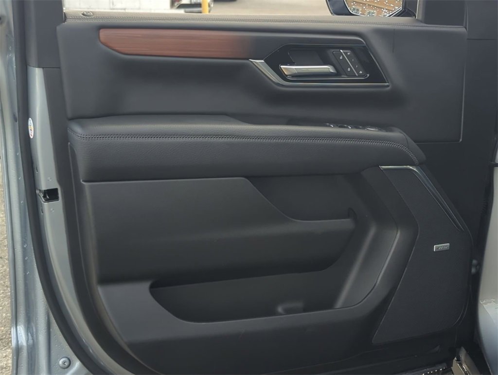 Used 2025 GMC Yukon XL Denali image 18