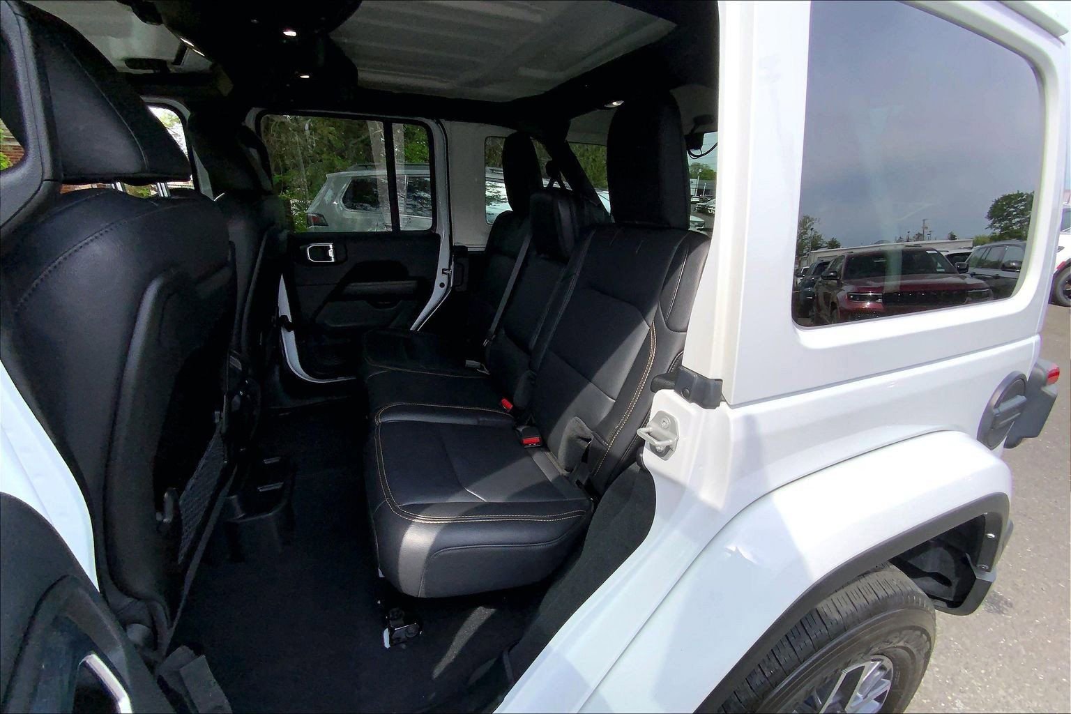 Certified 2024 Jeep Wrangler Unlimited Sahara AWD/4WD image 16