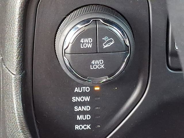 Used 2017 Jeep Renegade Trailhawk w/ Cold Weather Group II image 24
