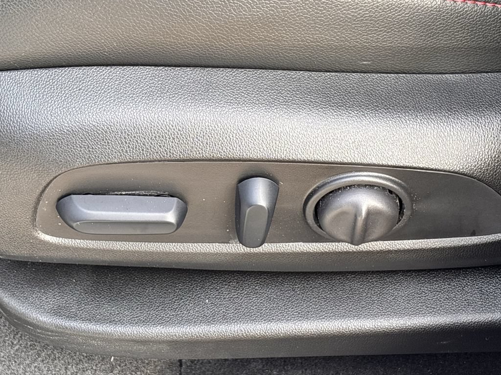 Used 2024 Chevrolet Equinox RS FWD image 23
