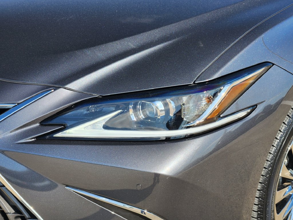 Certified 2024 Lexus ES 350 w/ Technology Package FWD image 9