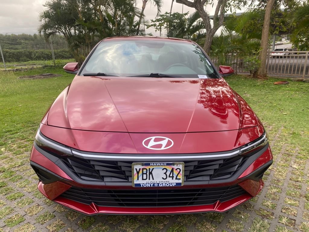 Used 2024 Hyundai Elantra SEL image 2