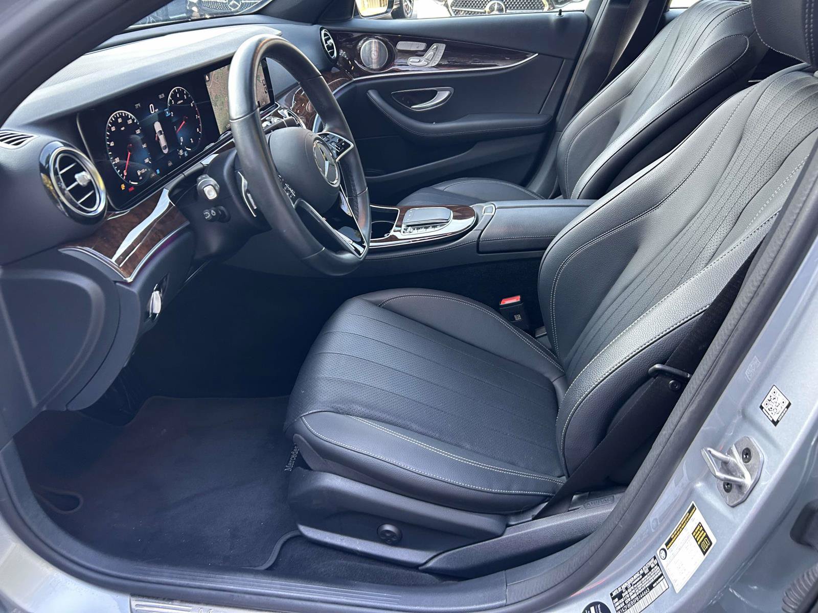 Certified 2023 Mercedes-Benz E 350 4MATIC Sedan w/ Premium Package image 19