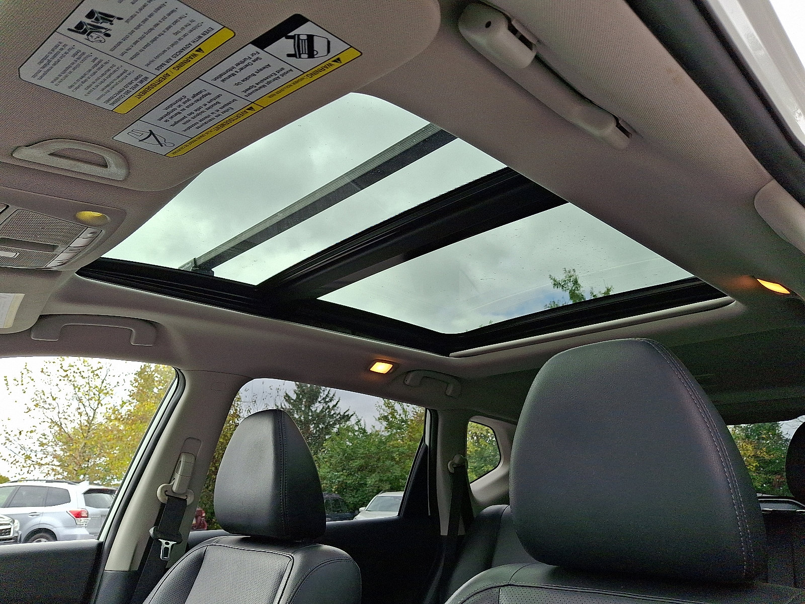 Used 2018 Nissan Rogue SL w/ Premium Package image 14