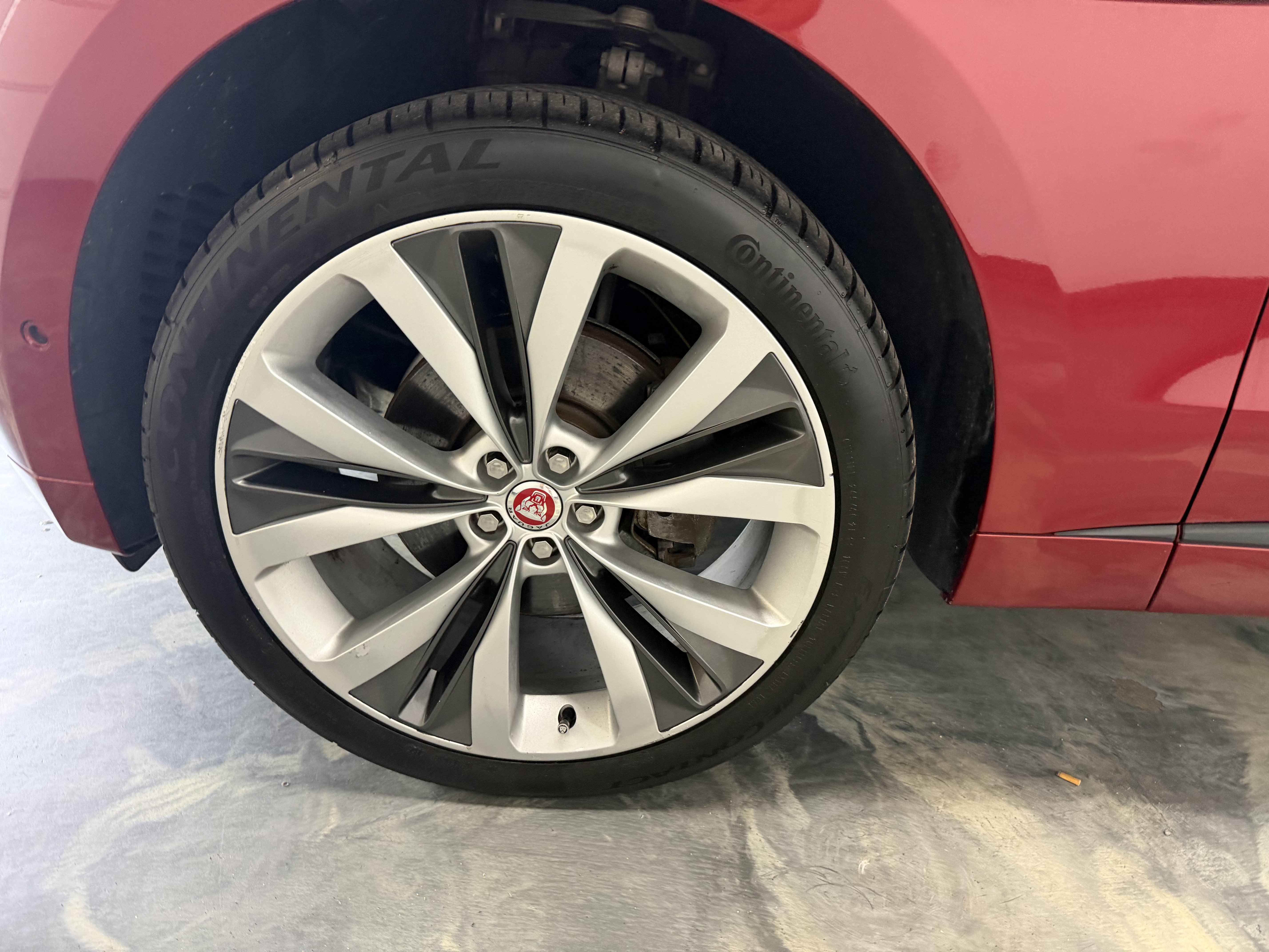 Used 2017 Jaguar F-PACE R-Sport AWD/4WD image 32