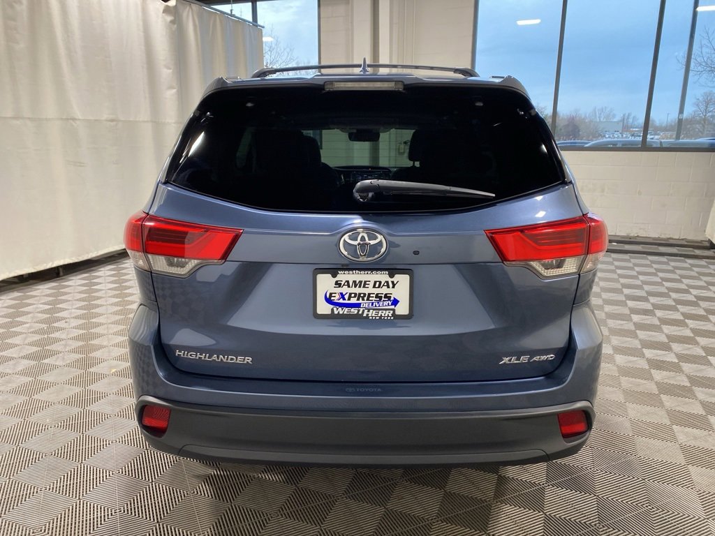 Used 2019 Toyota Highlander XLE image 16