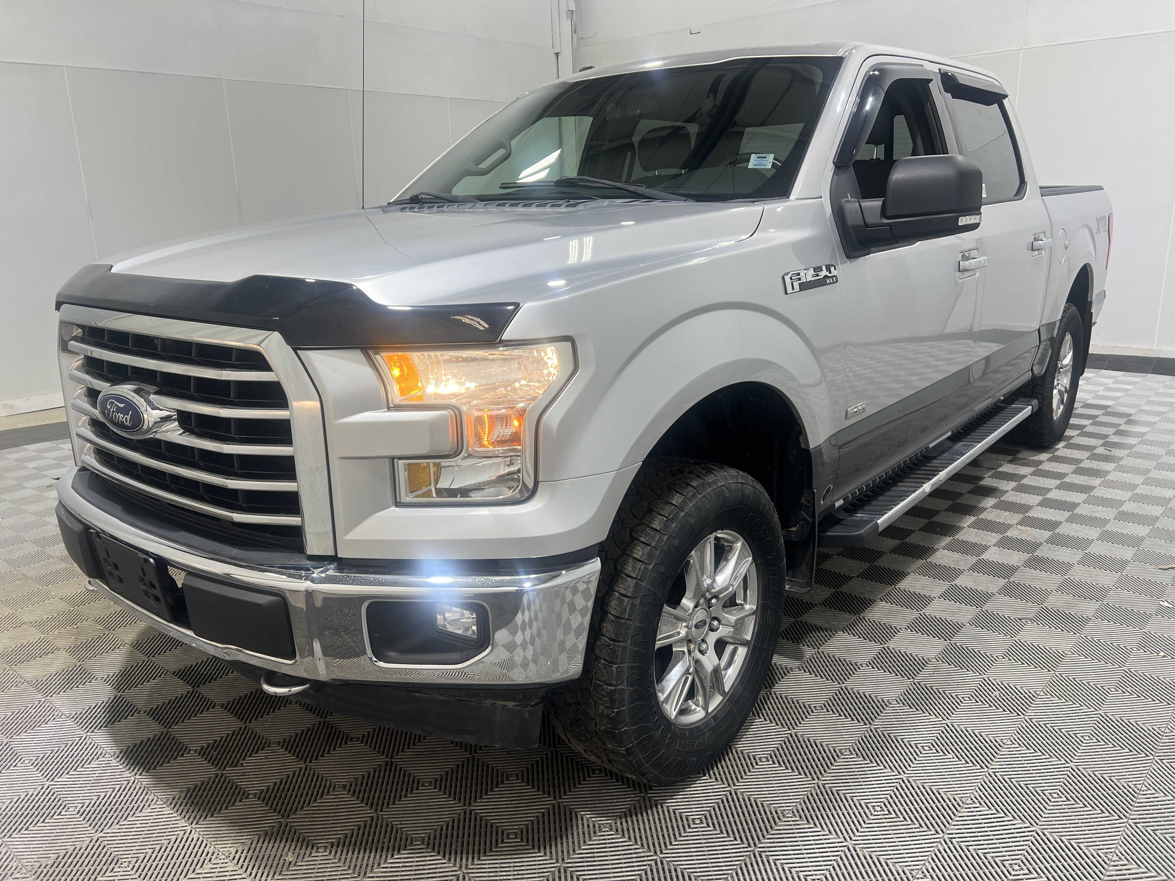 Used 2017 Ford F150 XLT w/ Equipment Group 302A Luxury AWD/4WD image 1