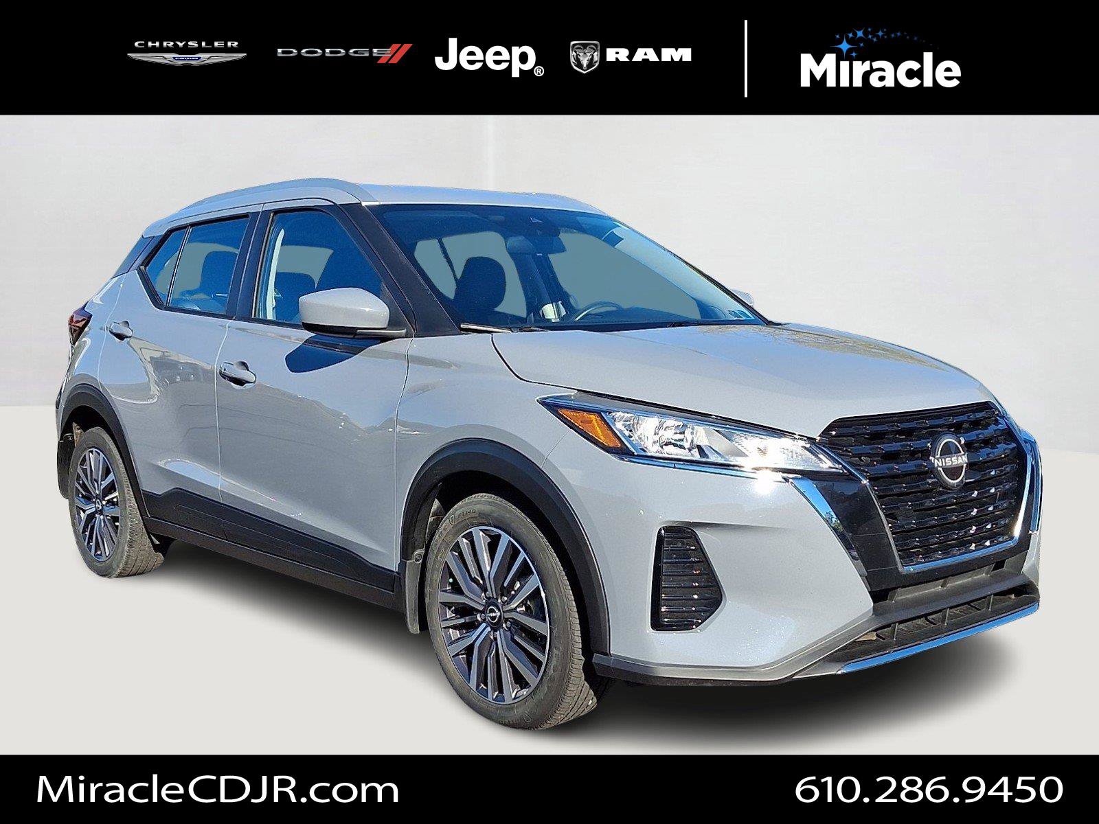 Used 2024 Nissan Kicks SV FWD image 1
