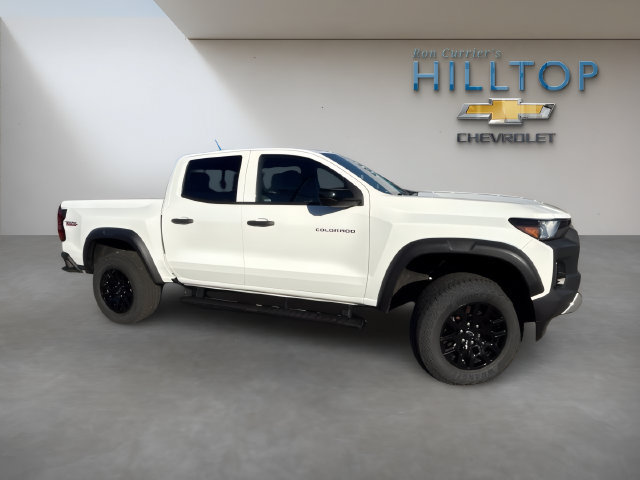 Used 2023 Chevrolet Colorado Trail Boss w/ Technology Package AWD/4WD image 2
