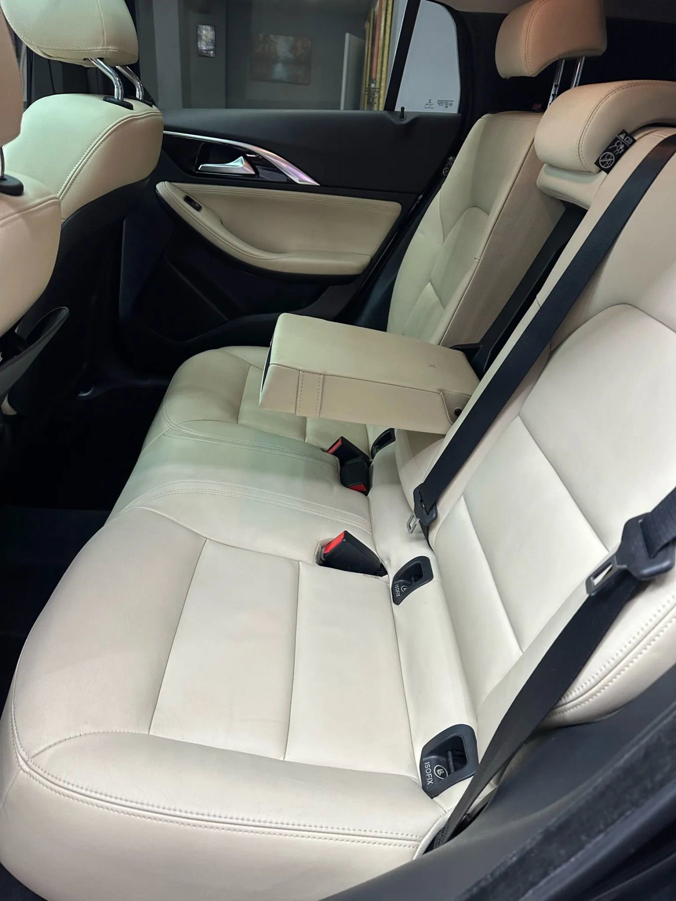 Used 2017 INFINITI QX30 Premium w/ Navigation Package image 30