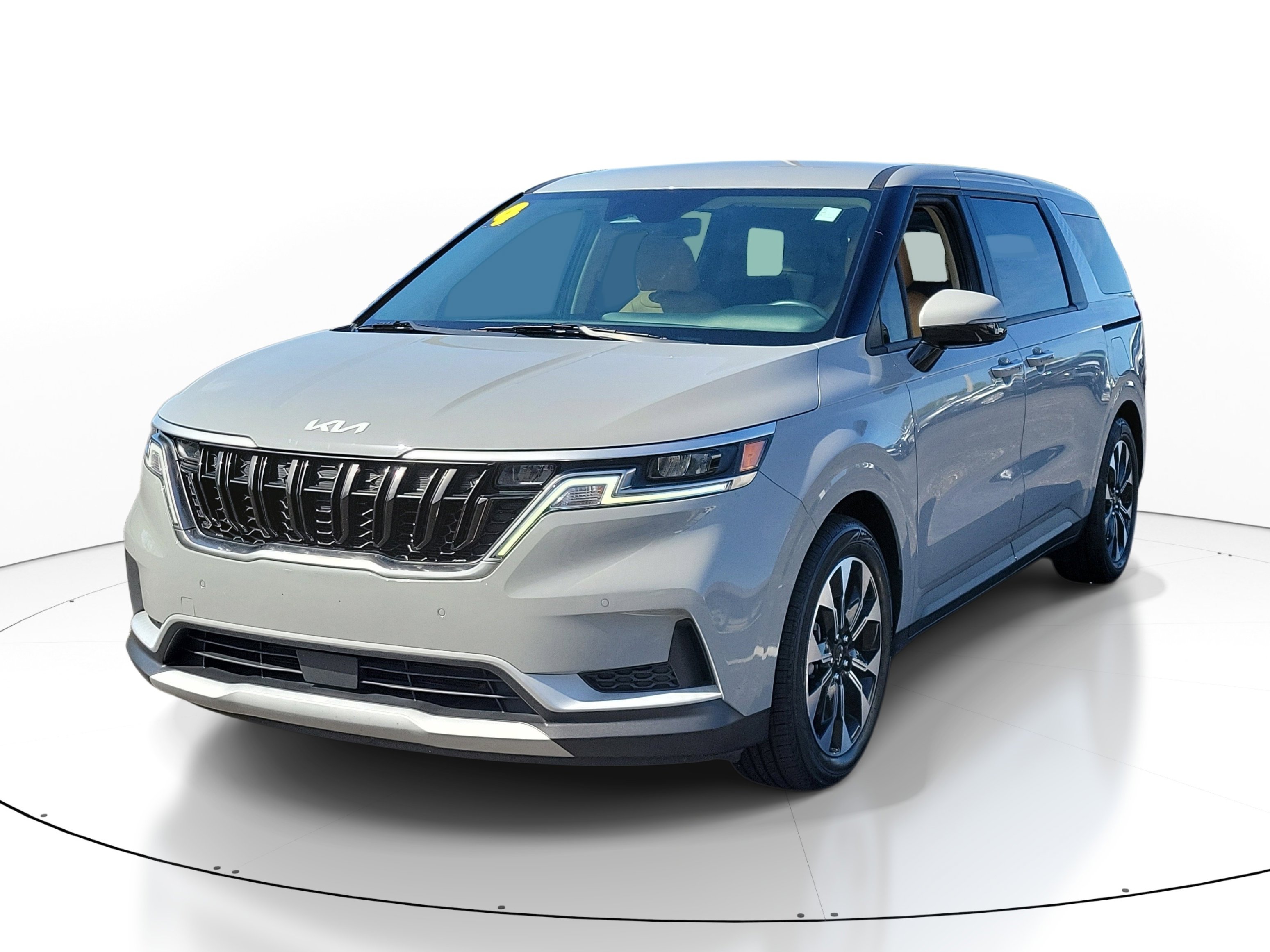 Used 2024 Kia Carnival EX FWD image 3