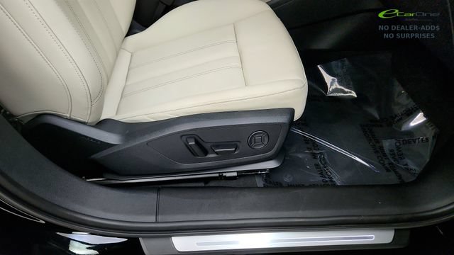 Used 2025 Audi A6 e-tron Premium Plus w/ Premium Plus RWD image 38