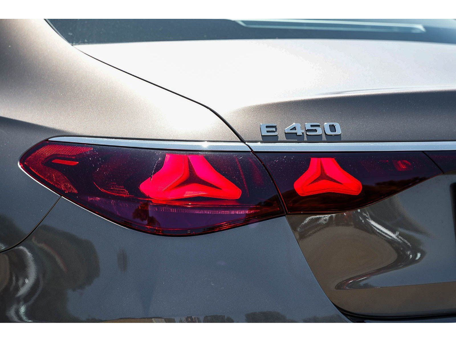 New 2026 Mercedes-Benz E 450 4MATIC Sedan image 9