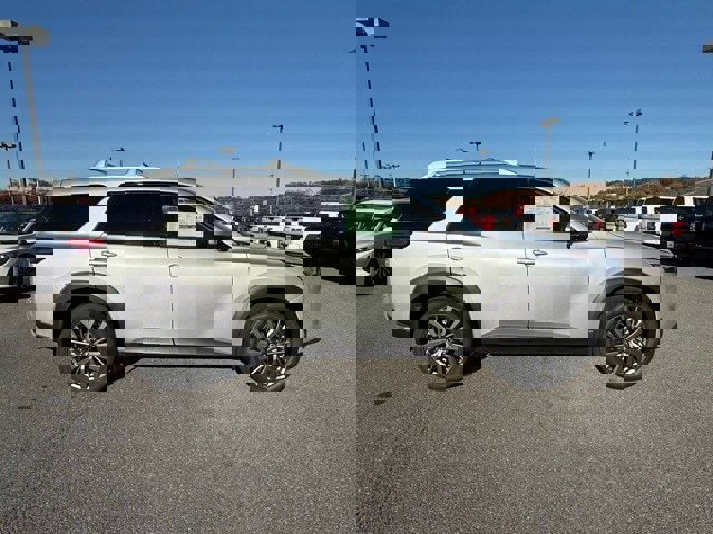 New 2025 Nissan Pathfinder SL w/ SL Premium Package image 4