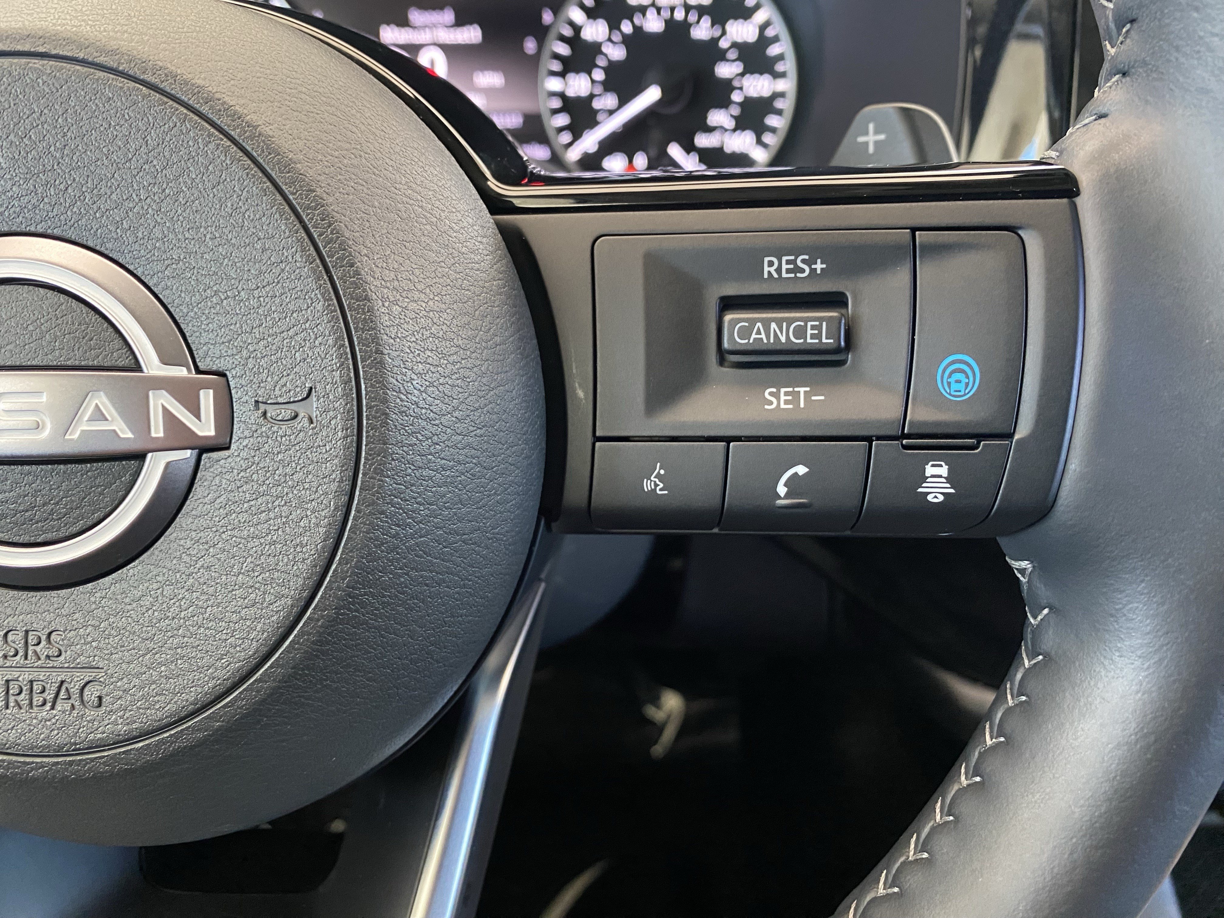 Used 2025 Nissan Pathfinder SL w/ Cargo Package AWD/4WD image 8