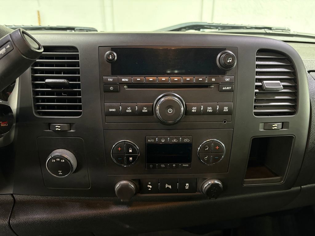 Used 2014 Chevrolet Silverado 2500 LT w/ Interior Plus Package image 25