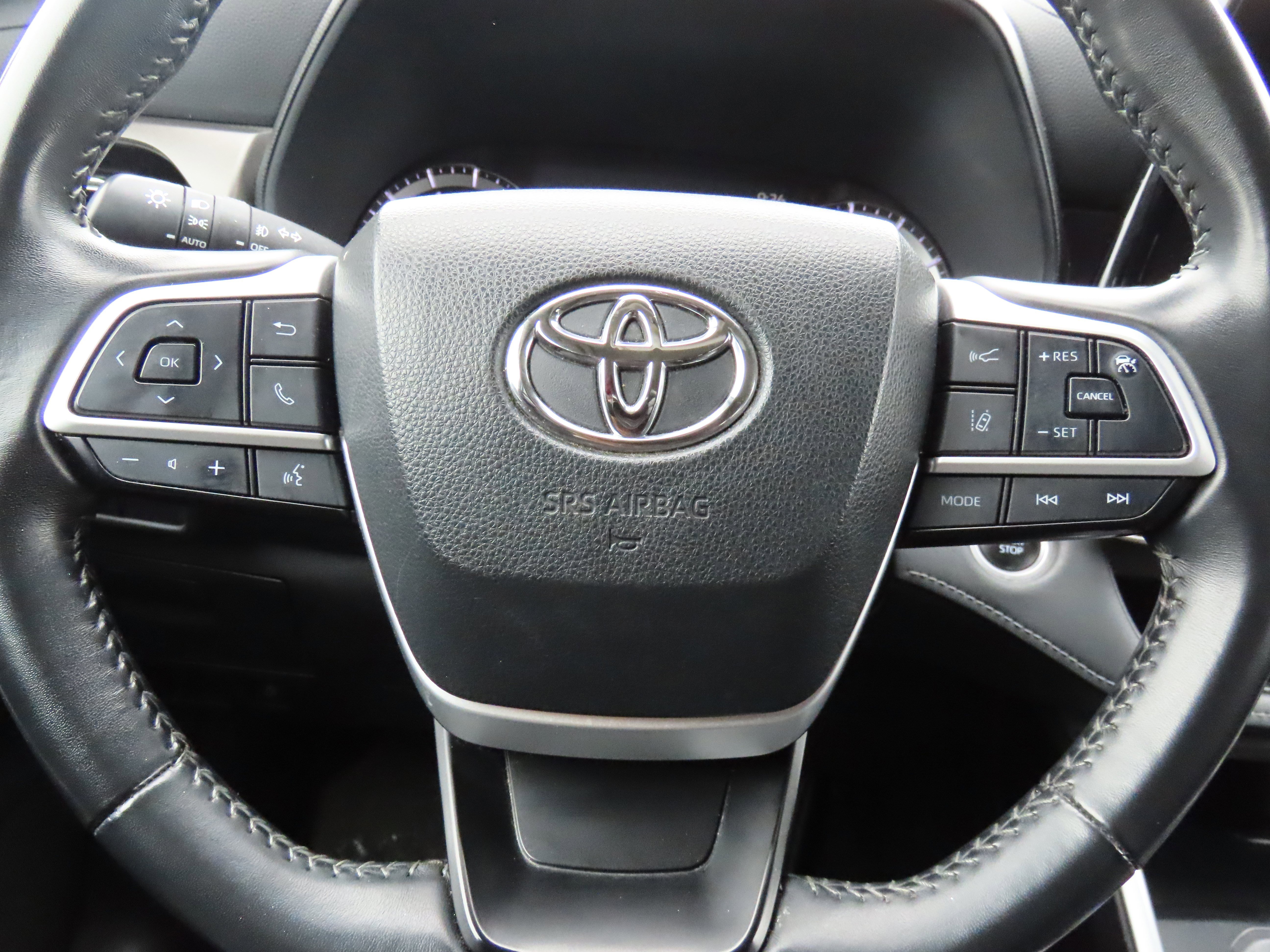 Used 2024 Toyota Highlander LE image 31