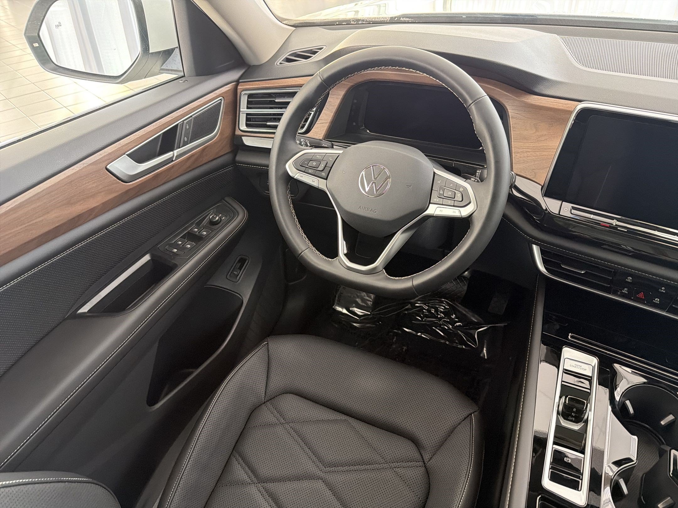 New 2026 Volkswagen Atlas SE FWD image 27
