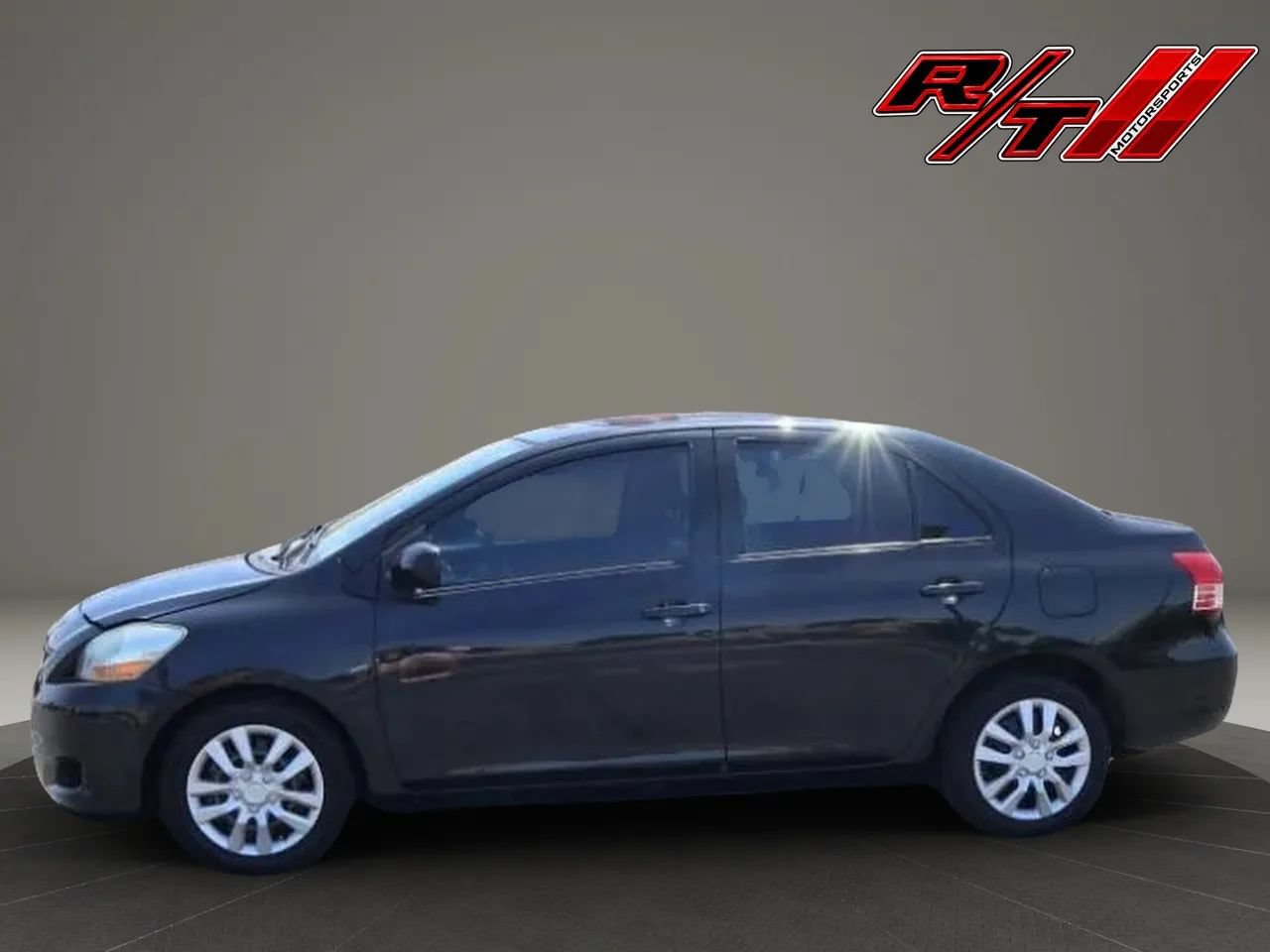Used 2009 Toyota Yaris Sedan w/ Convenience Pkg FWD image 4