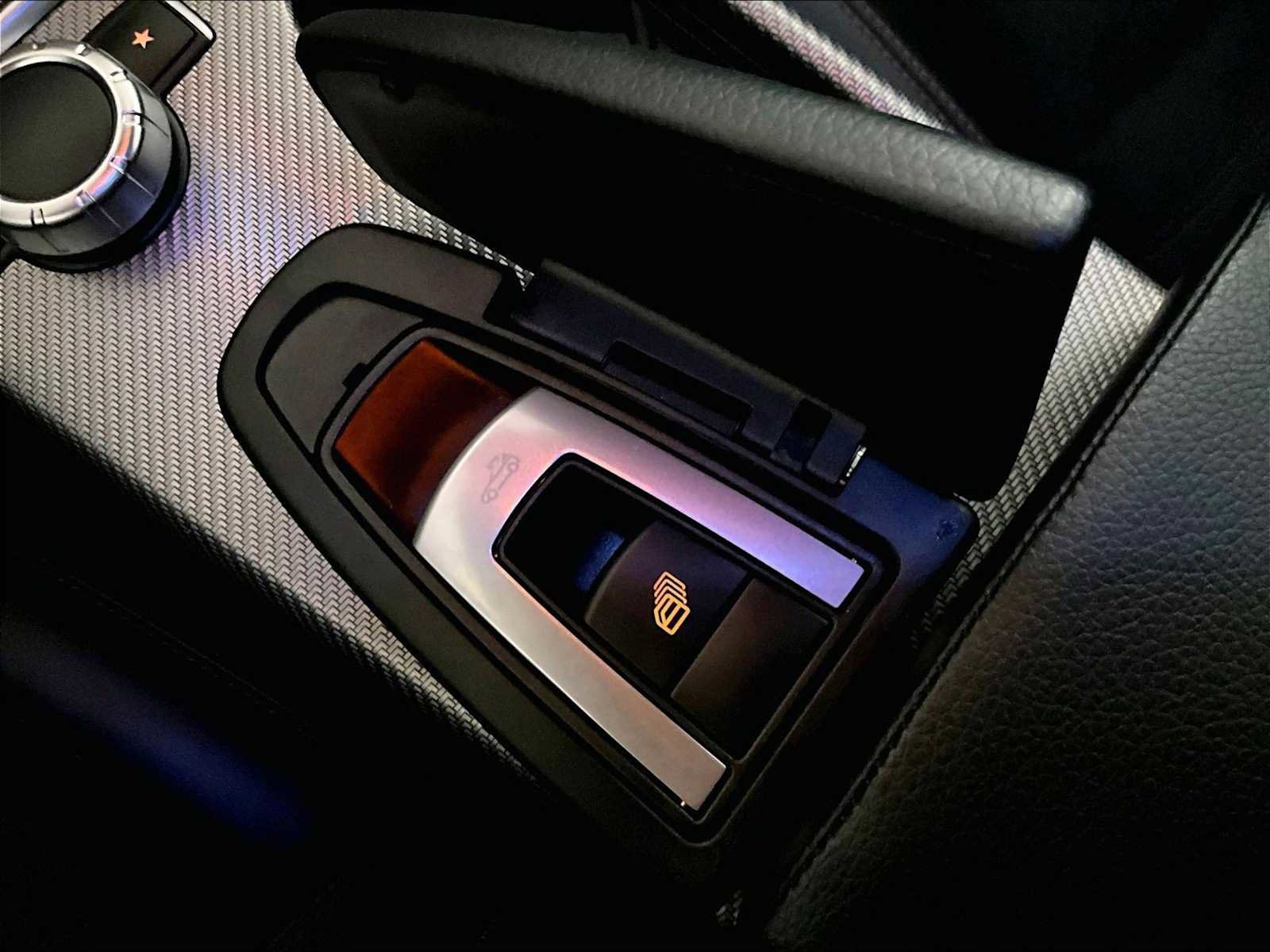 Used 2017 Mercedes-Benz SLC 43 AMG image 29