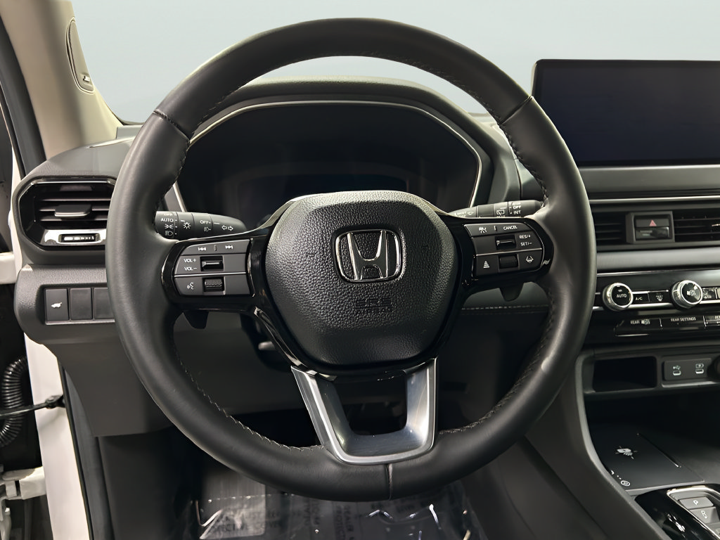 Certified 2026 Honda Pilot Touring image 12