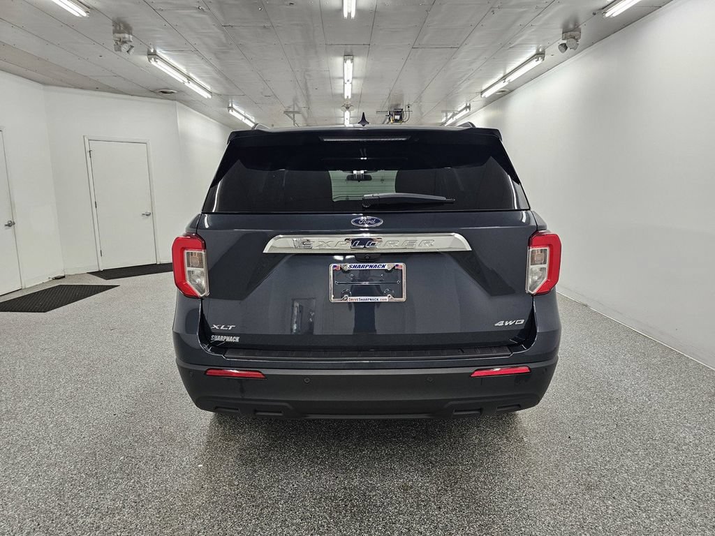 Used 2023 Ford Explorer XLT AWD/4WD image 5