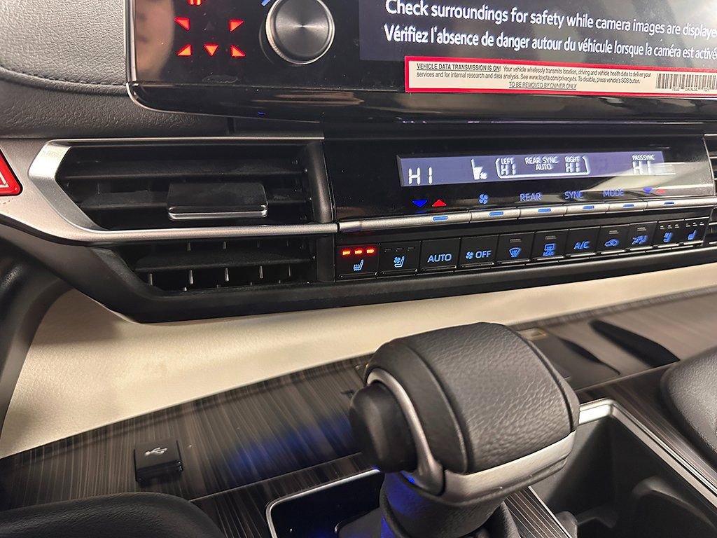 Used 2024 Toyota Sienna Limited FWD image 48