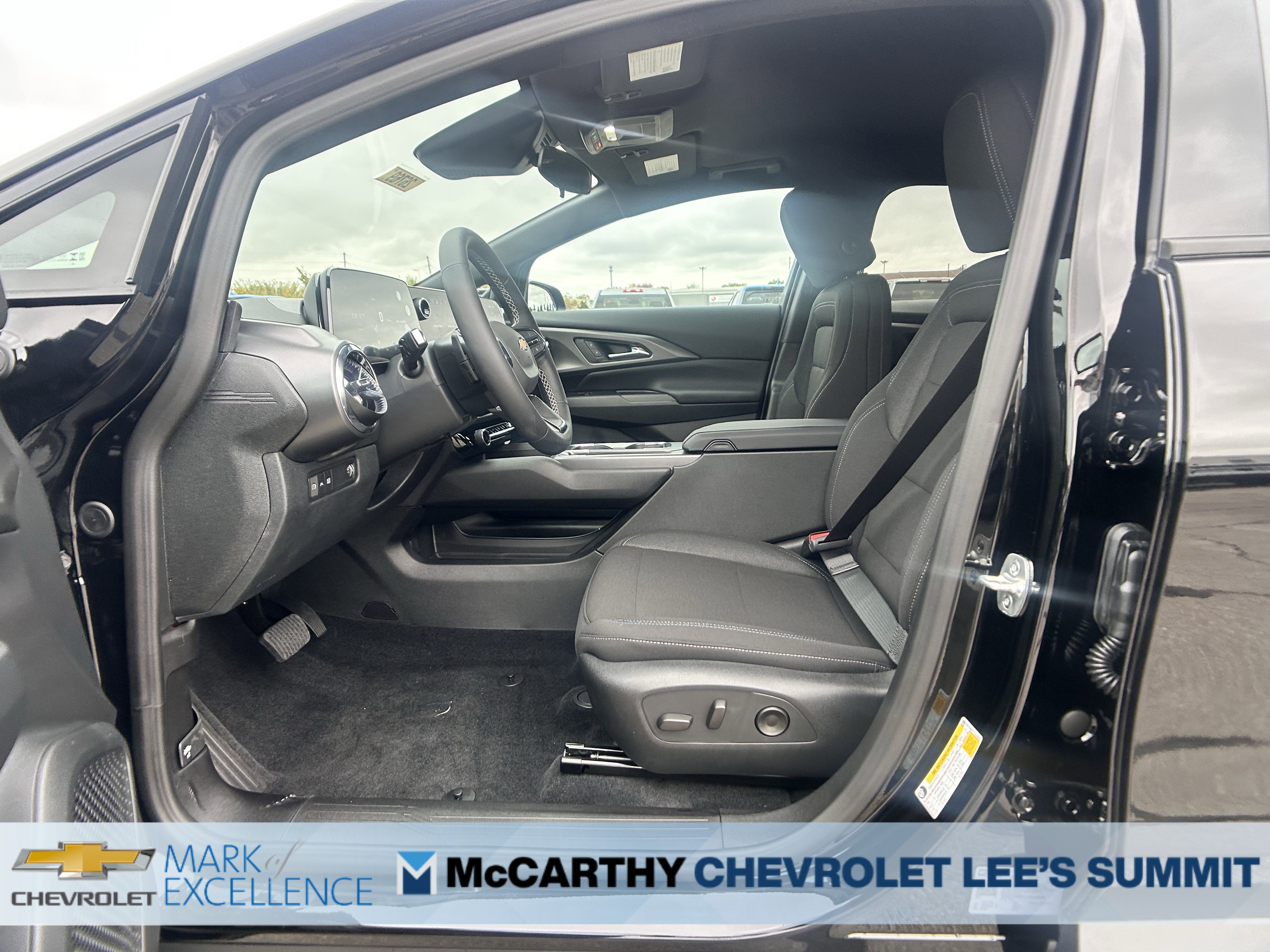 New 2026 Chevrolet Equinox EV LT w/ Comfort Package image 17