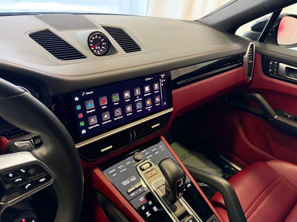 Certified 2023 Porsche Cayenne Coupe AWD/4WD image 16