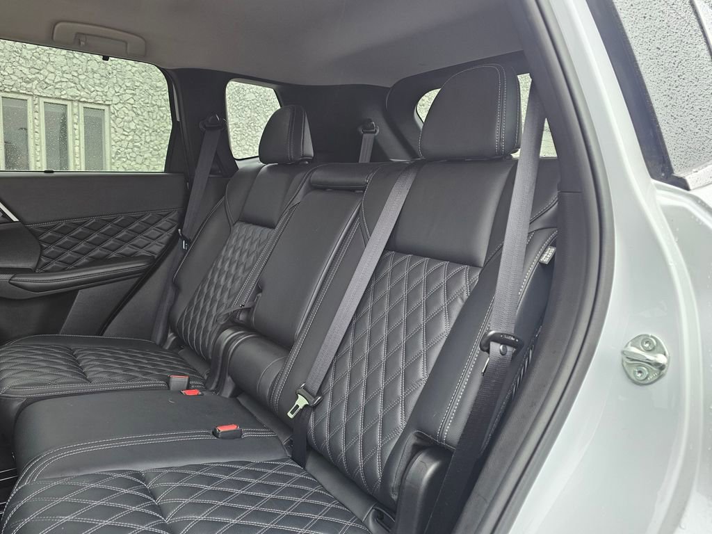 Used 2024 Mitsubishi Outlander SEL image 14