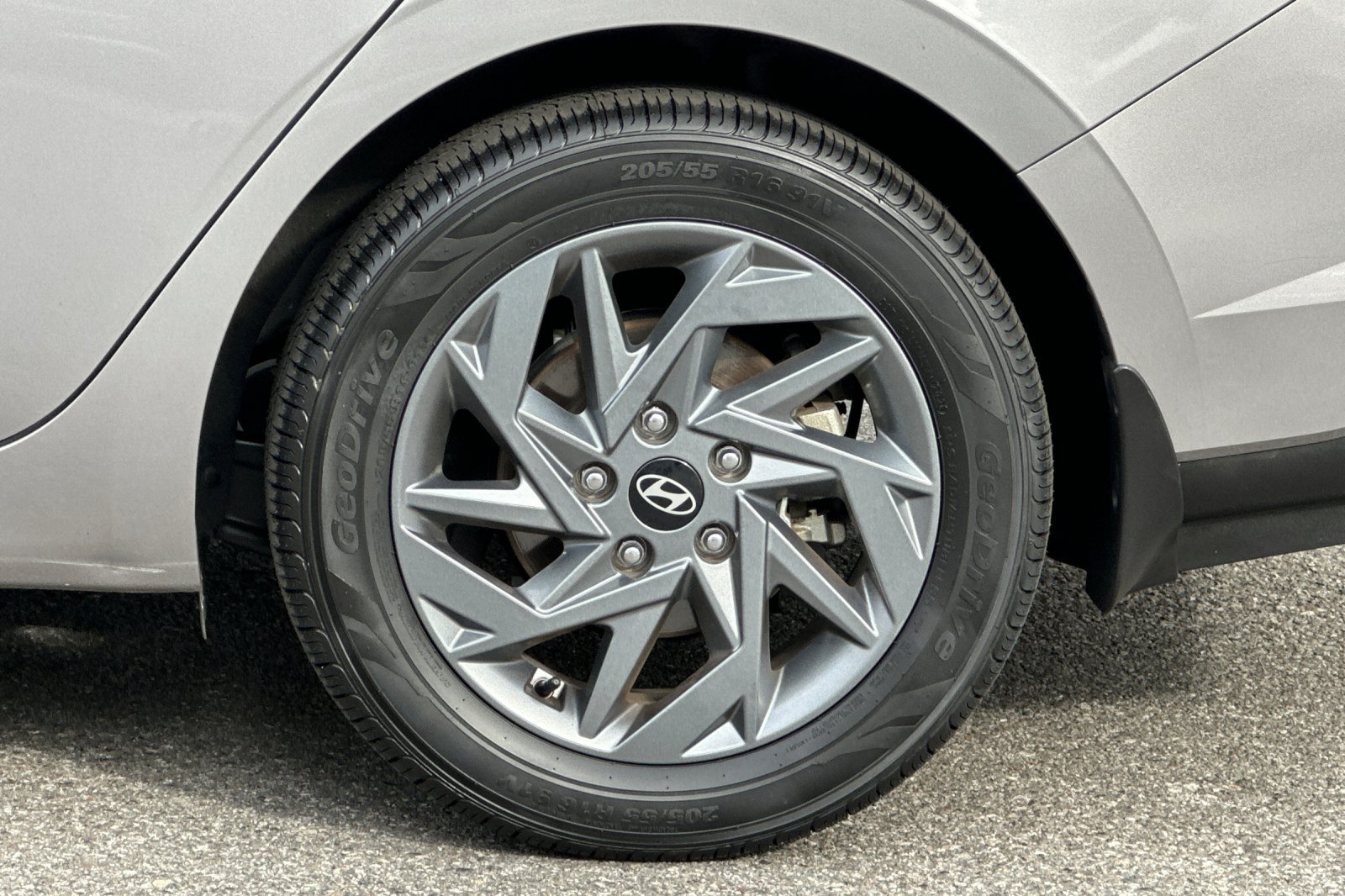 Used 2025 Hyundai Elantra Hybrid FWD image 25