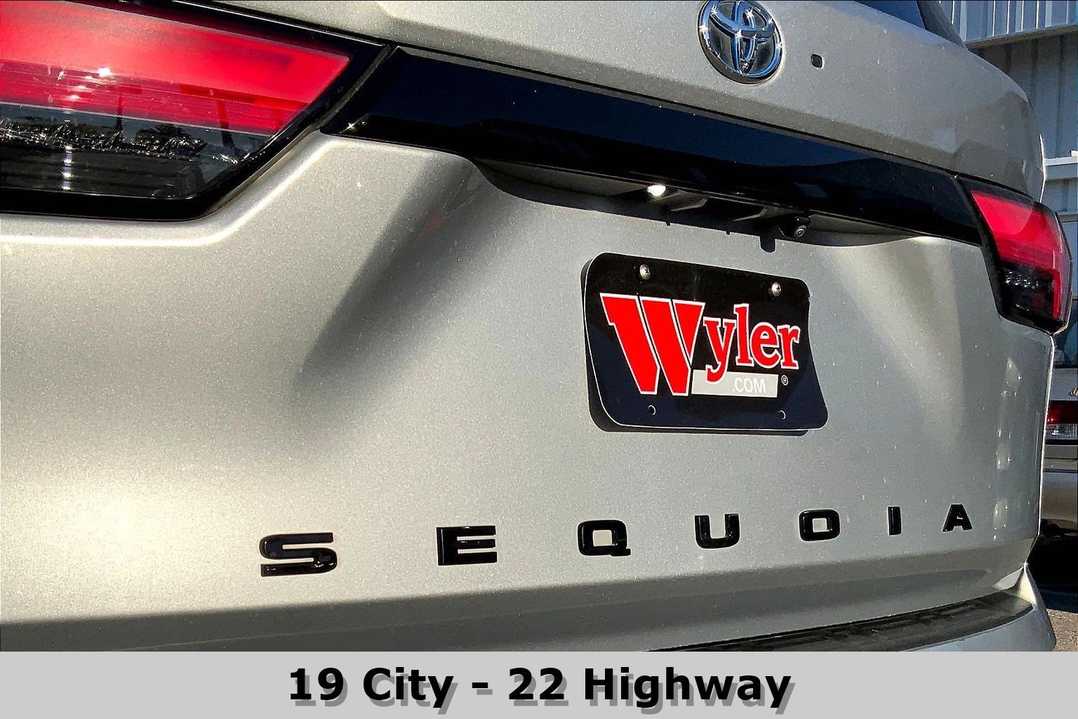 Used 2023 Toyota Sequoia image 8