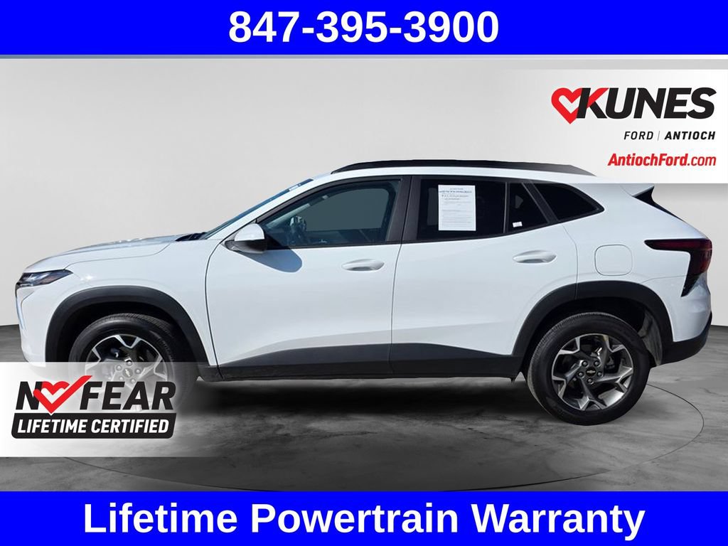 Used 2025 Chevrolet Trax LT FWD image 7