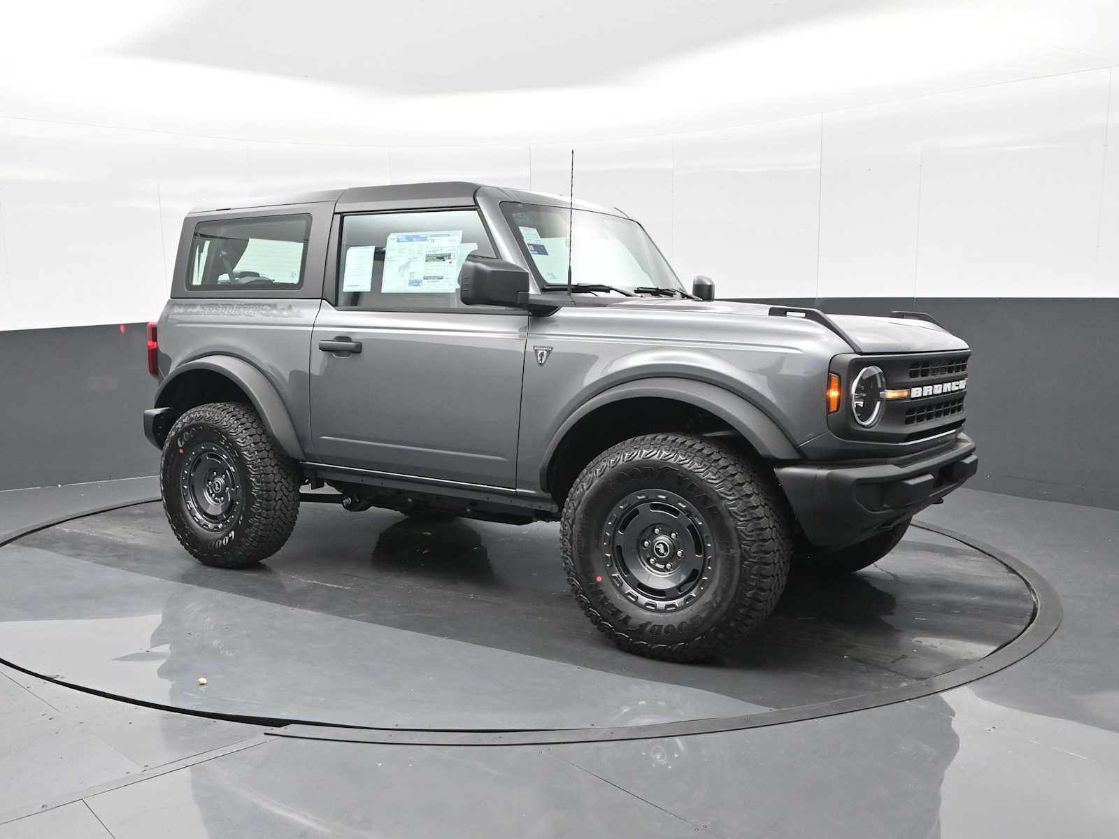 New 2025 Ford Bronco 2-Door w/ Sasquatch Package