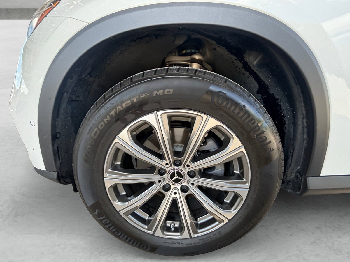 Used 2024 Mercedes-Benz GLC 300 image 28