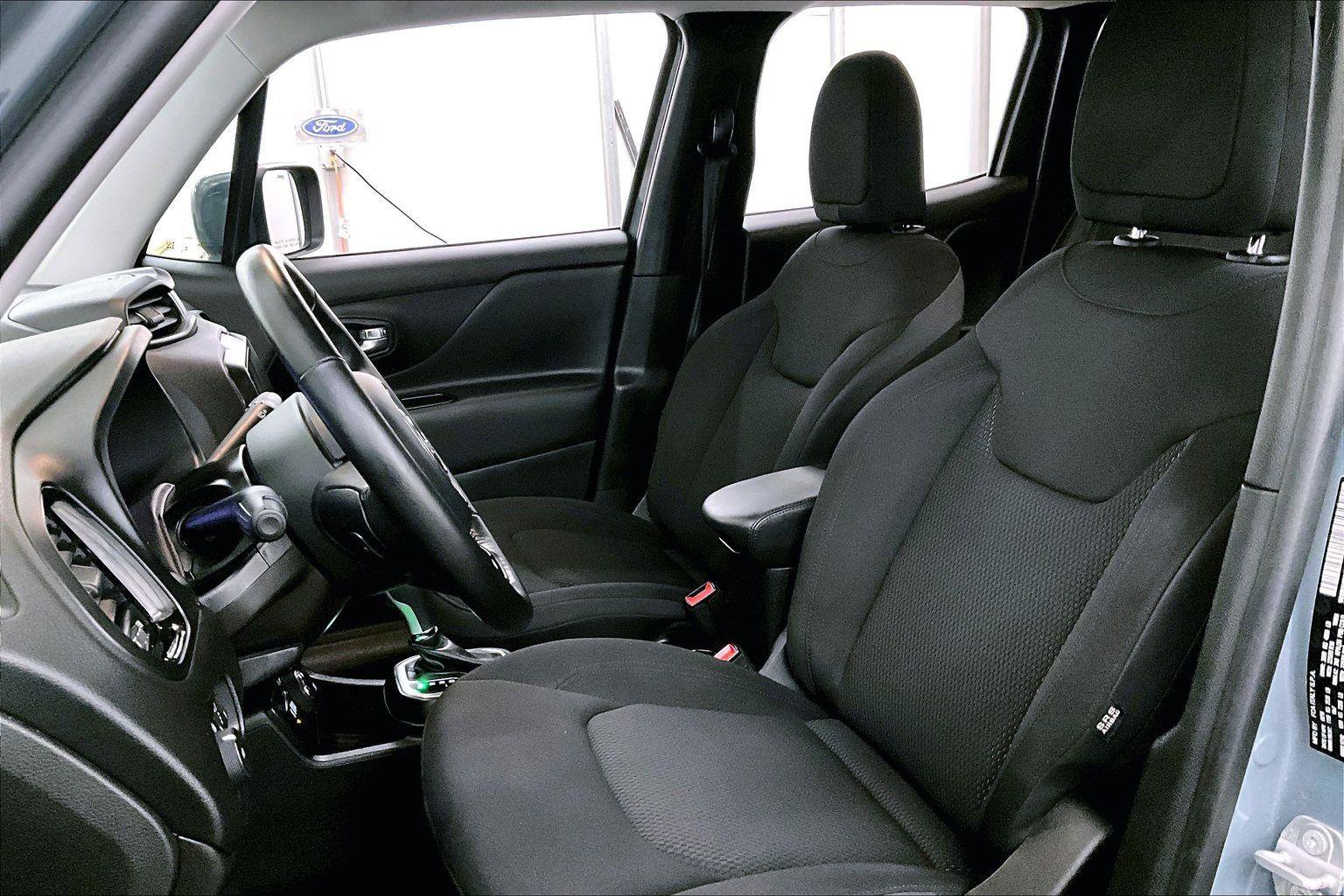 Used 2018 Jeep Renegade Altitude image 24