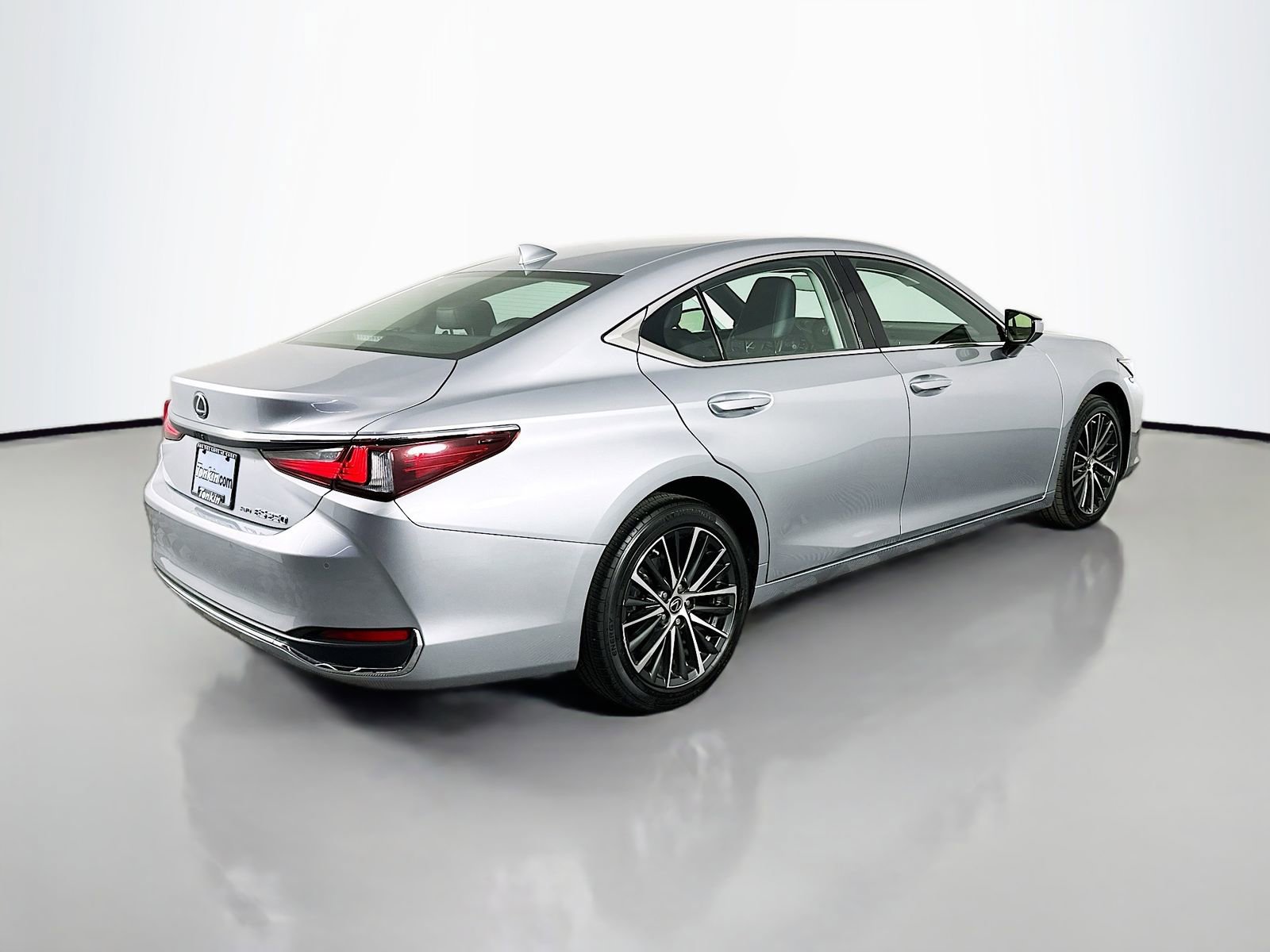 Used 2024 Lexus ES 250 w/ Premium Package image 8