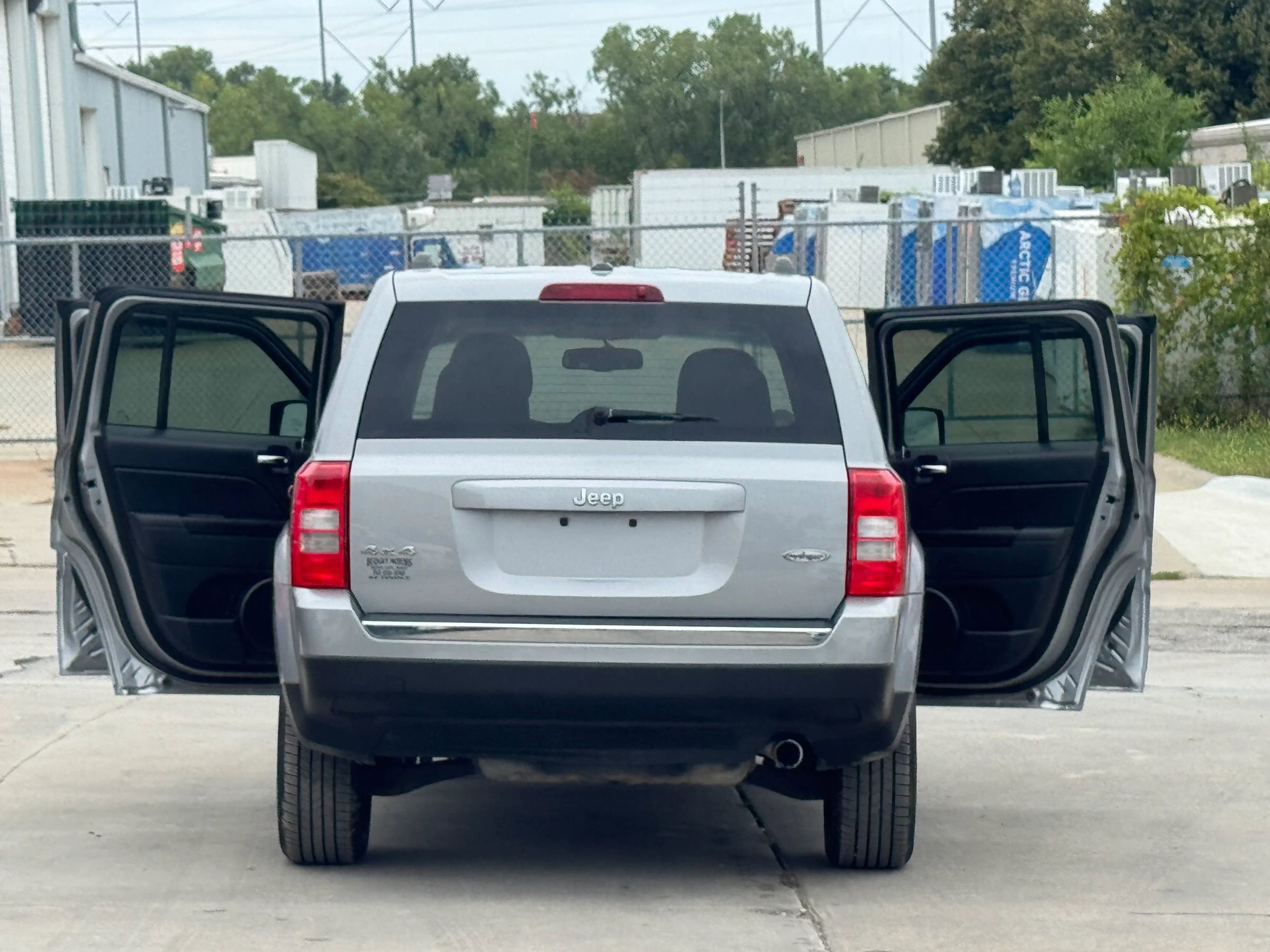 Used 2017 Jeep Patriot High Altitude image 24