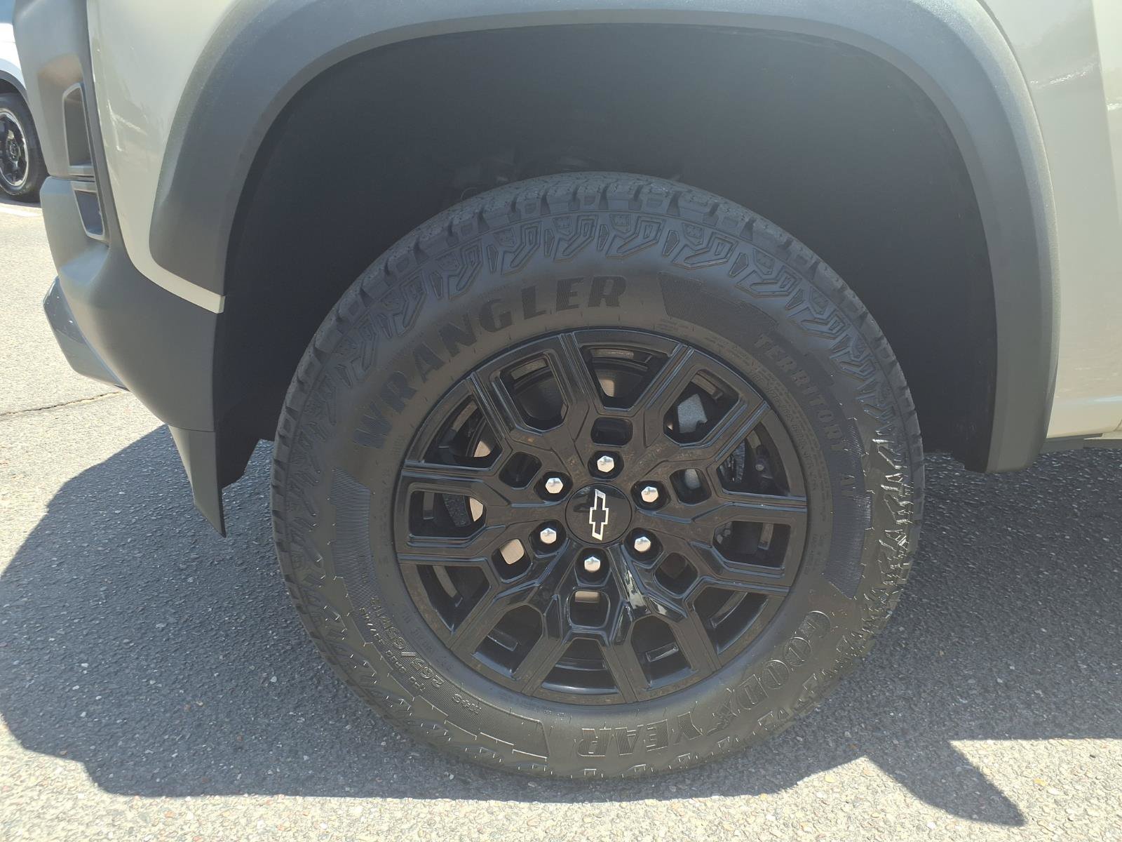Used 2024 Chevrolet Colorado Trail Boss w/ Advanced Trailering Package AWD/4WD image 11