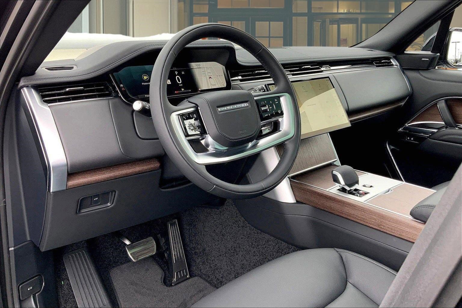New 2025 Land Rover Range Rover Long Wheelbase SE AWD/4WD image 9