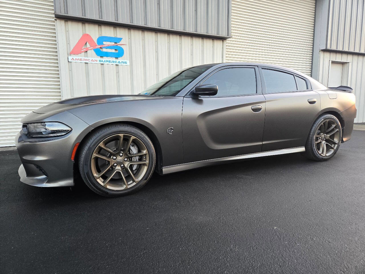 Used 2019 Dodge Charger SRT Hellcat w/ Navigation & Travel Group RWD image 2