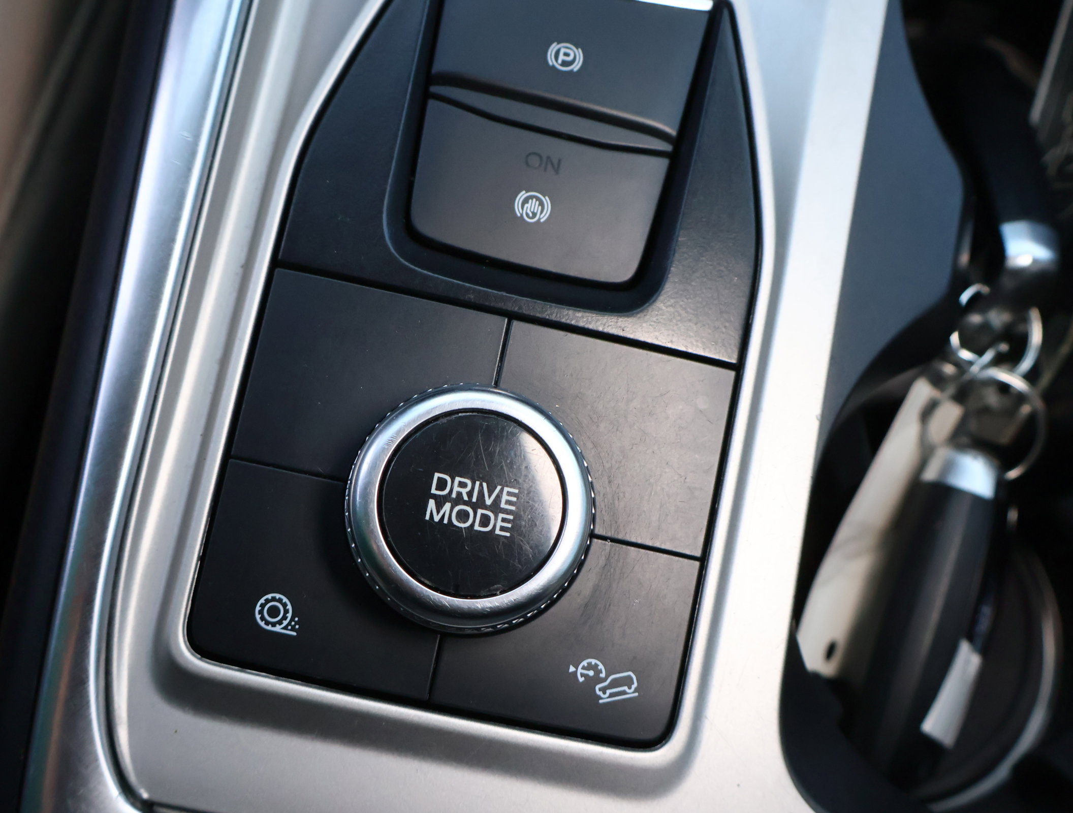 Used 2022 Ford Explorer Limited w/ Equipment Group 301A image 21