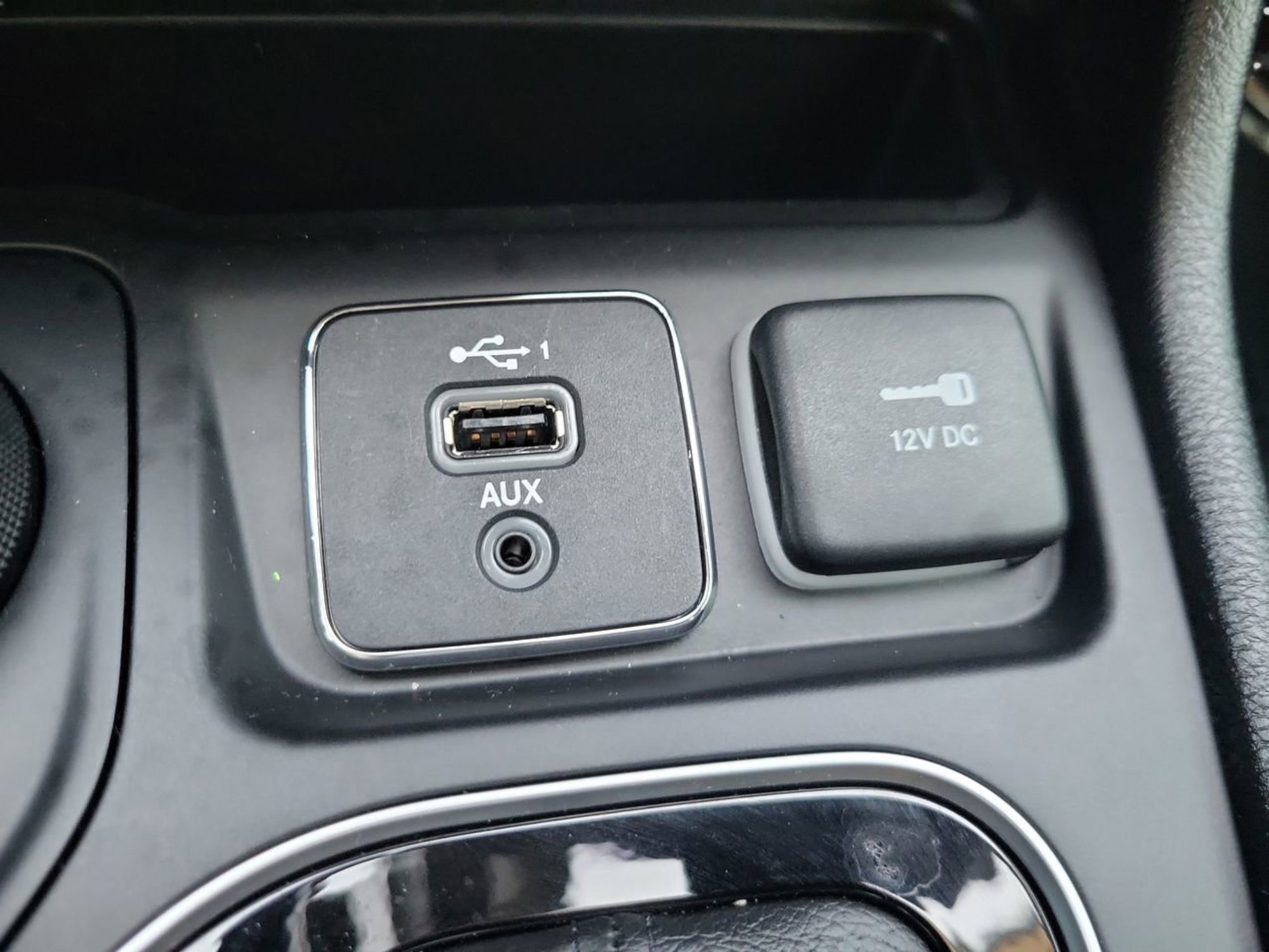 Used 2022 Jeep Cherokee Limited image 21