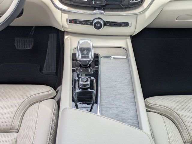 Used 2023 Volvo XC60 B5 Ultimate w/ Protection Package Premier AWD/4WD image 18