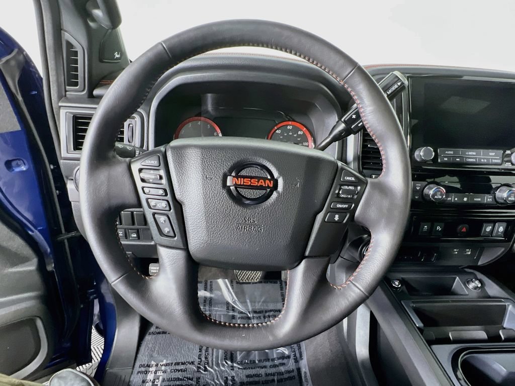 Used 2021 Nissan Titan PRO-4X w/ Pro-4x Convenience Package AWD/4WD image 10
