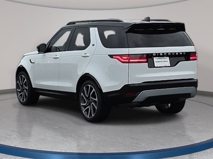Used 2025 Land Rover Discovery Metropolitan Edition AWD/4WD image 7