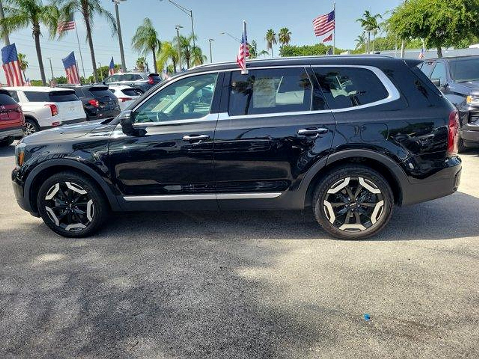Used 2023 Kia Telluride S AWD/4WD image 4