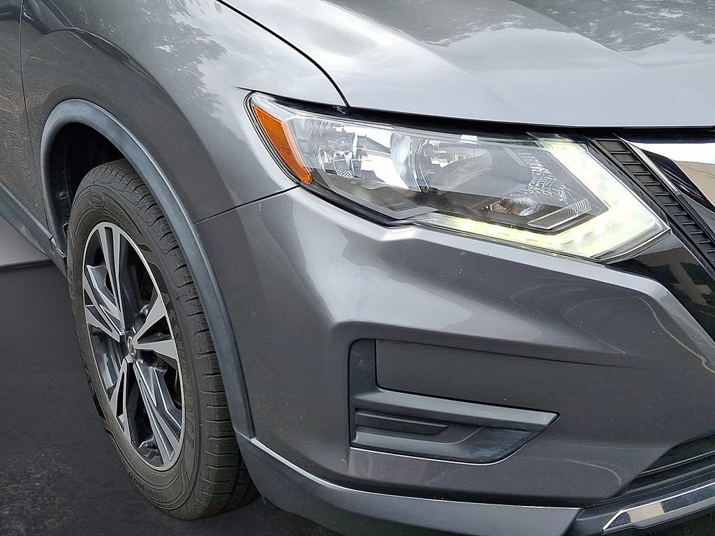Used 2019 Nissan Rogue SV w/ Premium Package FWD image 28