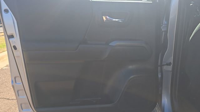 Used 2021 Toyota Tacoma TRD Off-Road image 13