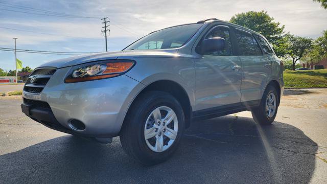 Used 2009 Hyundai Santa Fe GLS FWD image 2